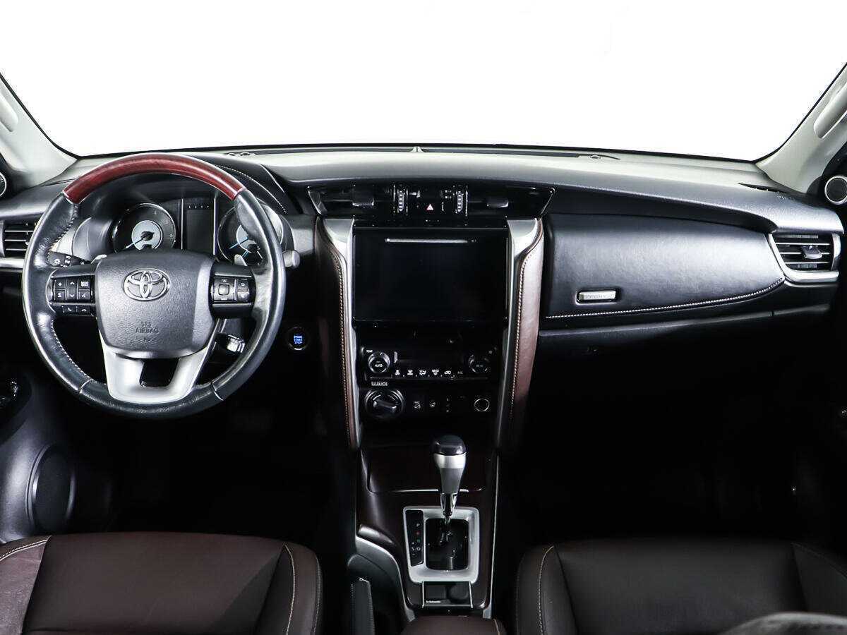 Toyota Fortuner, 2017 Фото №12