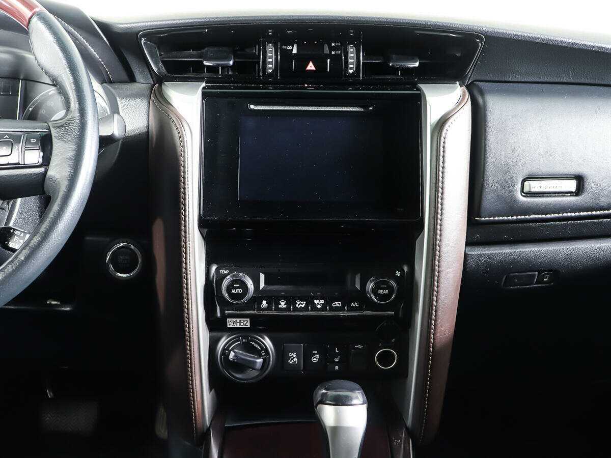 Toyota Fortuner, 2017 Фото №13