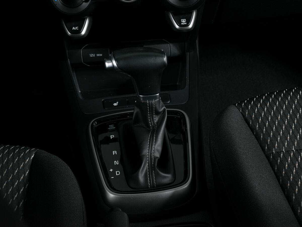 Kia Rio X-Line, 2019 Фото №18