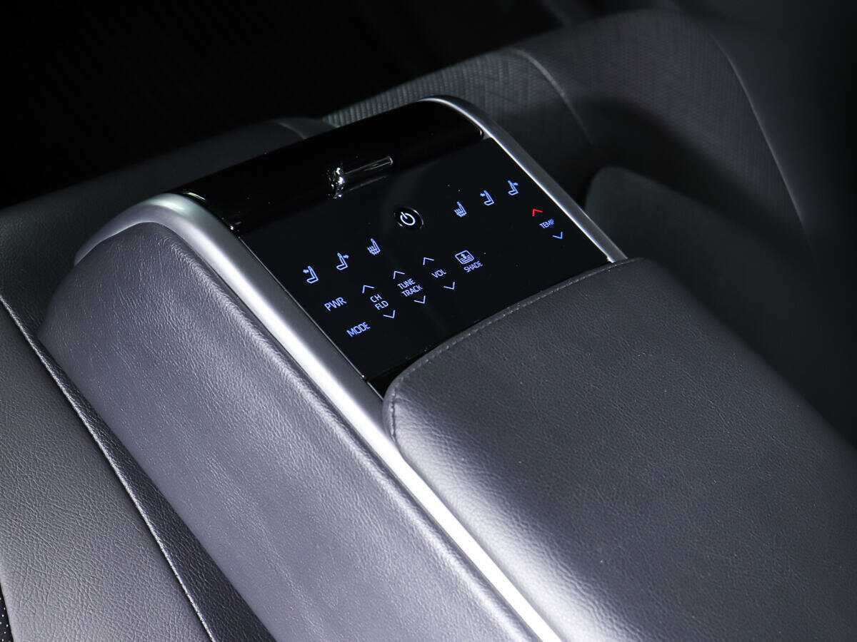 Toyota Camry, 2021 Фото №16