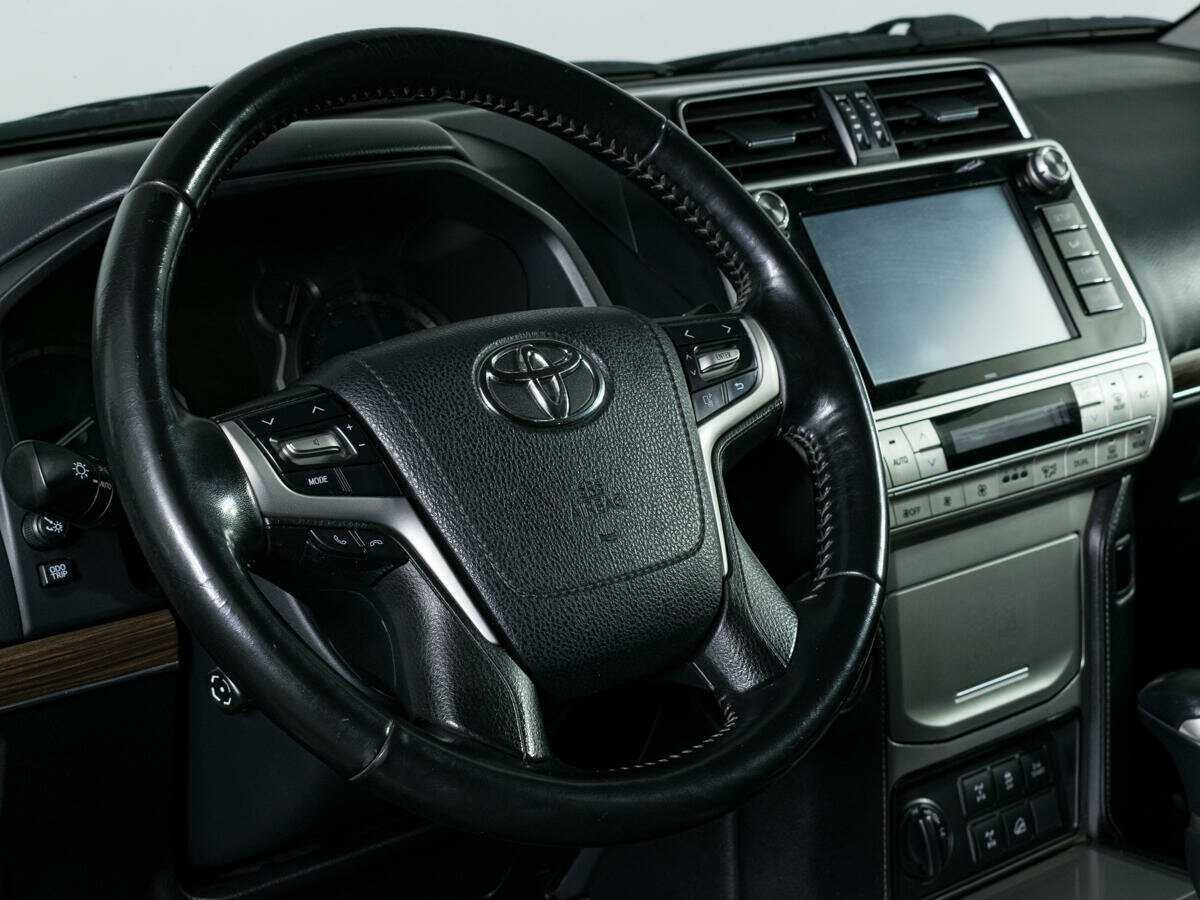 Toyota Land Cruiser Prado, 2018 Фото №16