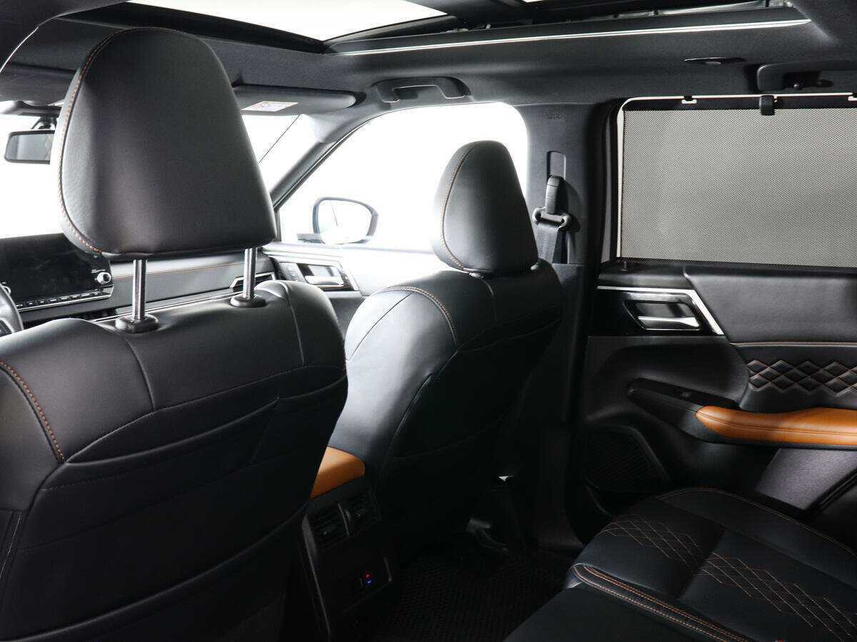 Mitsubishi Outlander, 2023 Фото №11