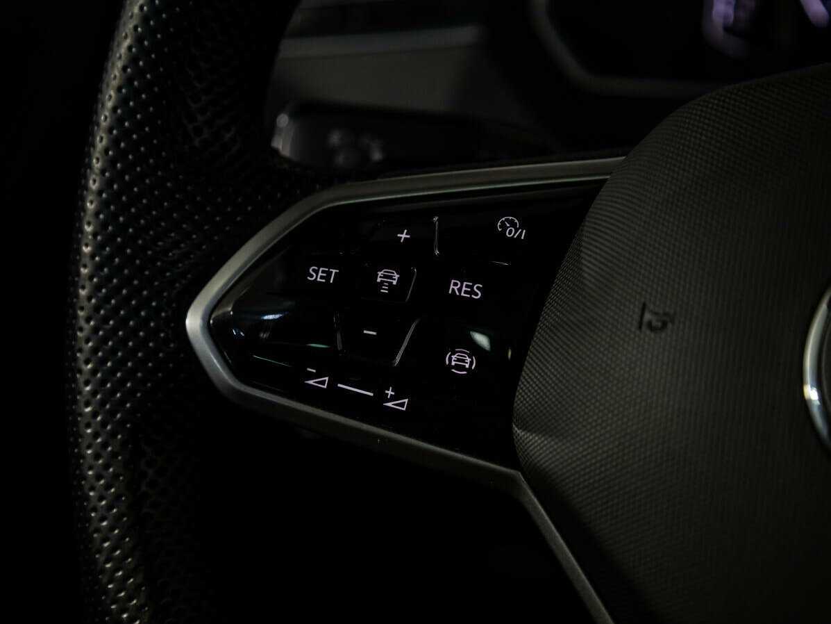 Volkswagen Tiguan, 2021 Фото №21