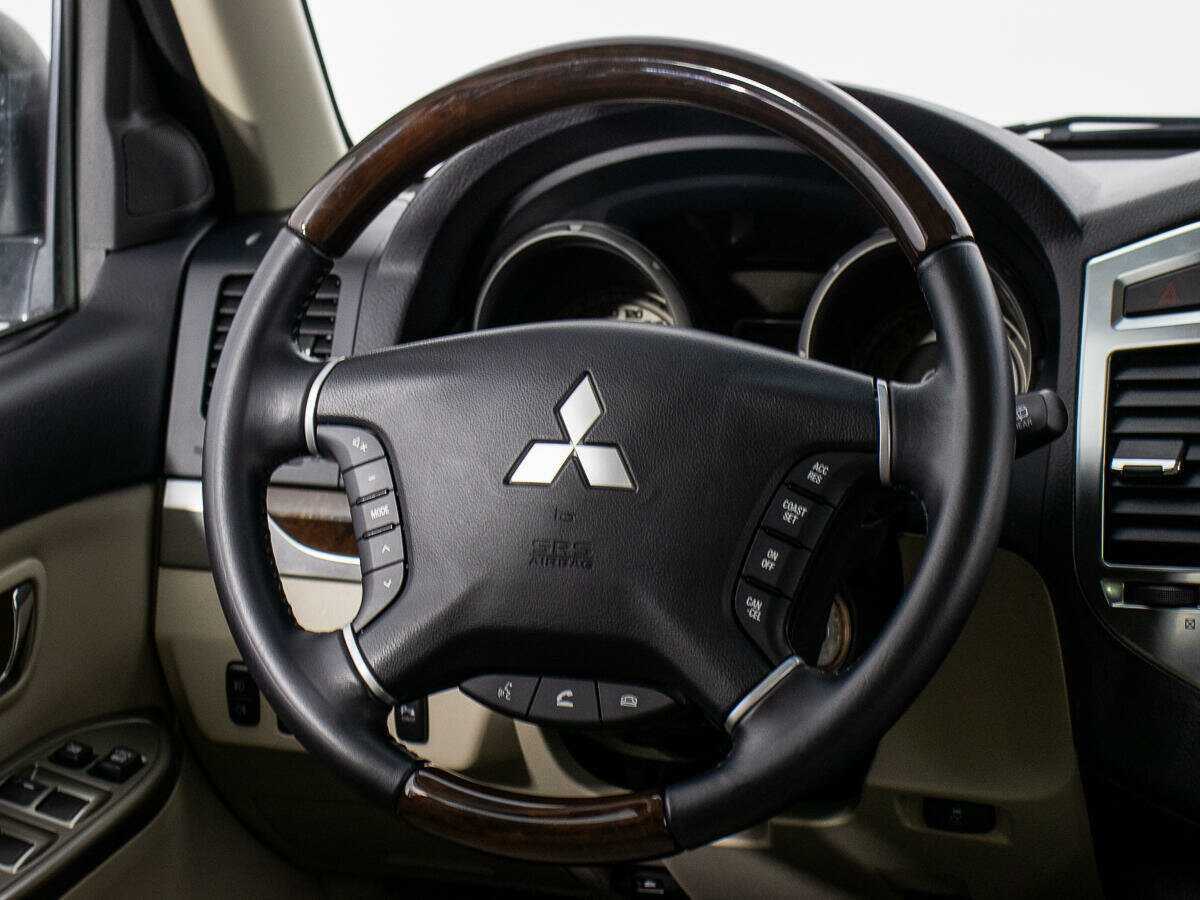 Mitsubishi Pajero, 2020 Фото №19