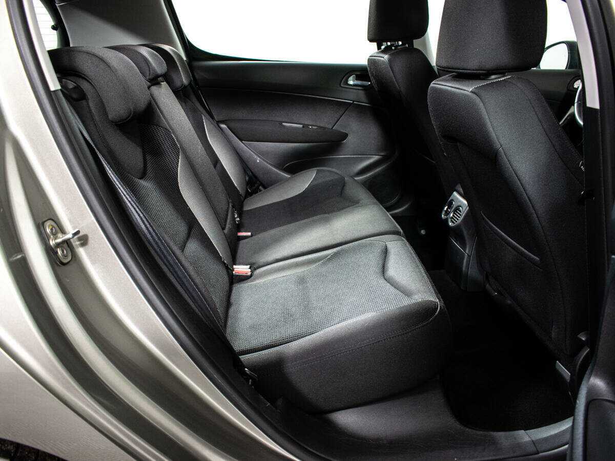 Peugeot 308, 2010 Фото №10