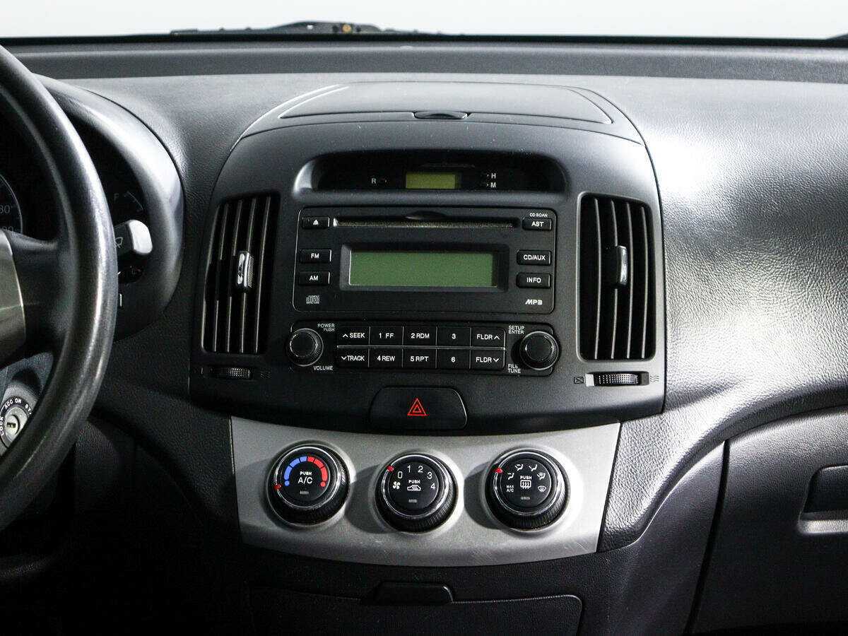 Hyundai Elantra, 2010 Фото №11