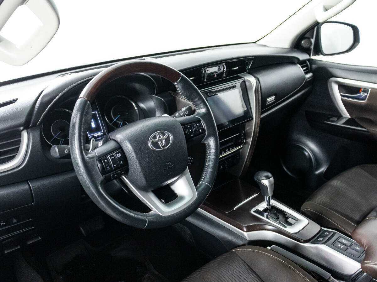 Toyota Fortuner, 2018 Фото №11