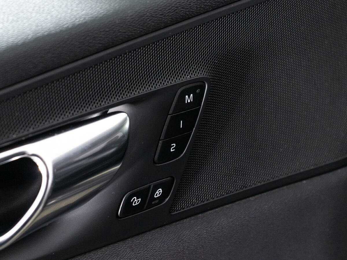 Volvo XC60, 2019 Фото №17