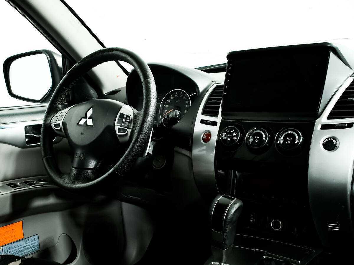 Mitsubishi Pajero Sport, 2010 Фото №9