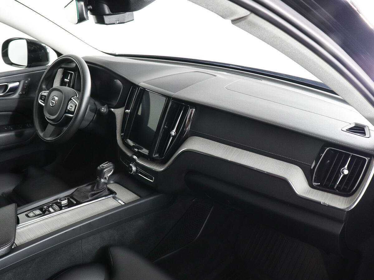 Volvo XC60, 2020 Фото №10