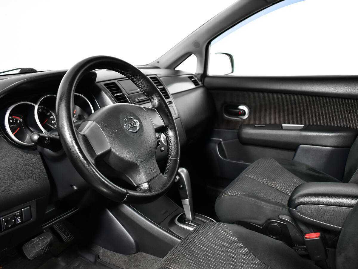 Nissan Tiida, 2011 Фото №13