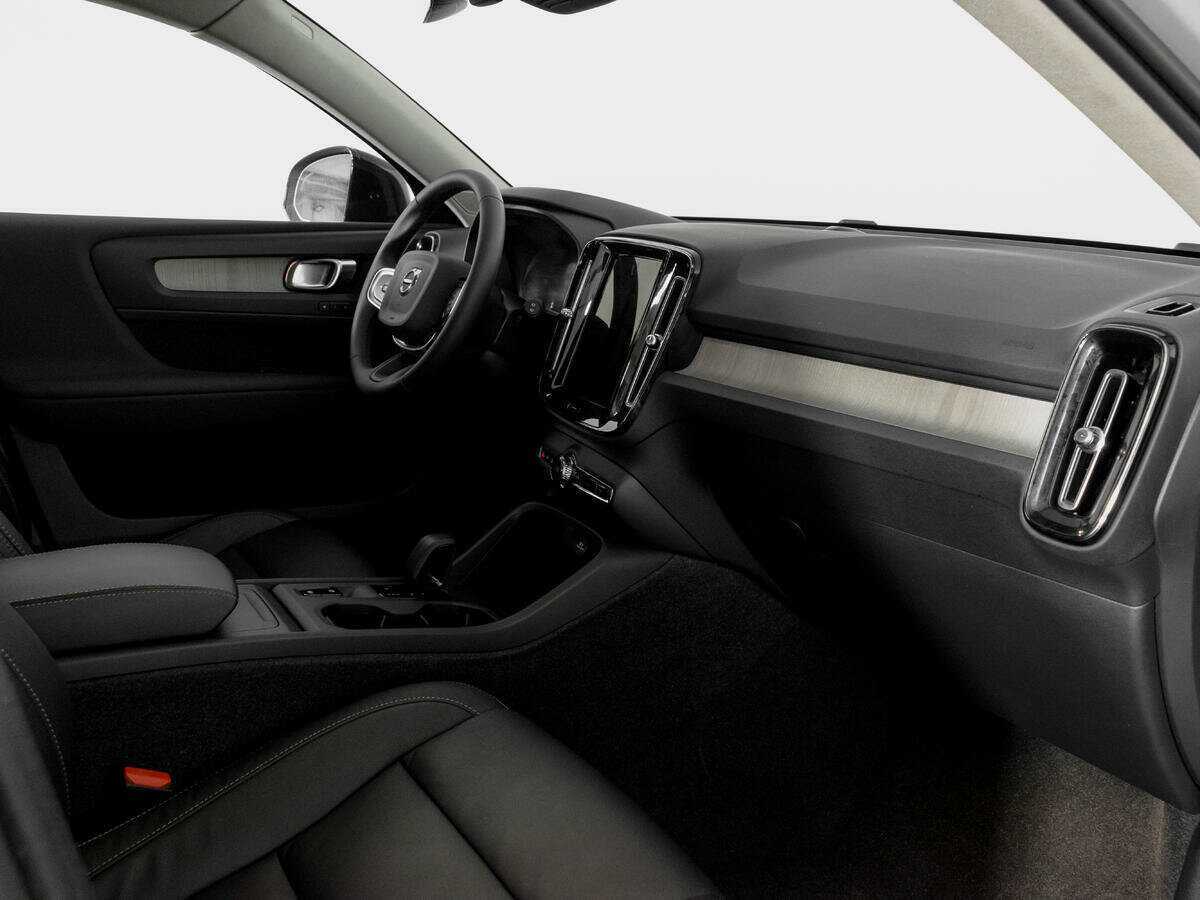 Volvo XC40, 2023 - 1 400 км. | Фото №7
