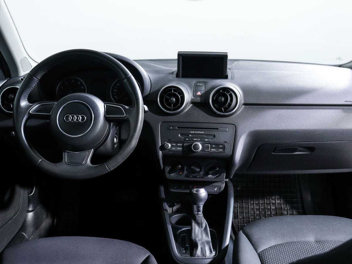 Audi A1 Sportback, 2013 Фото №12