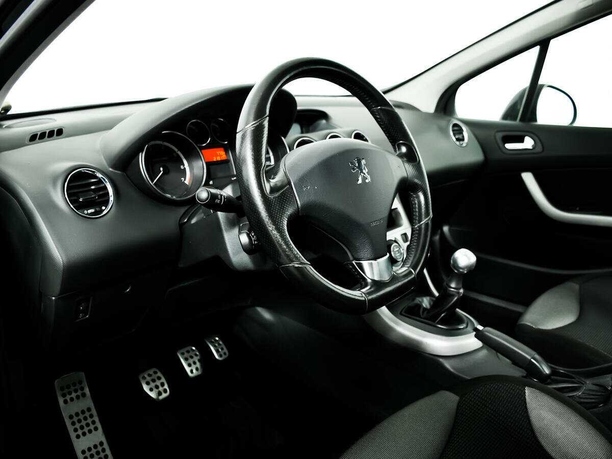 Peugeot 308, 2010 Фото №13