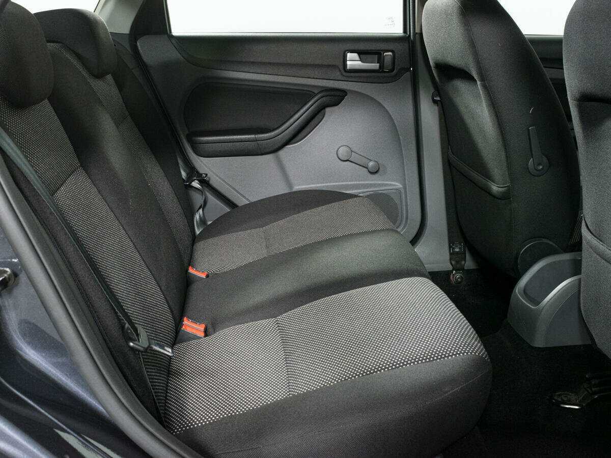 Ford Focus, 2010 Фото №12