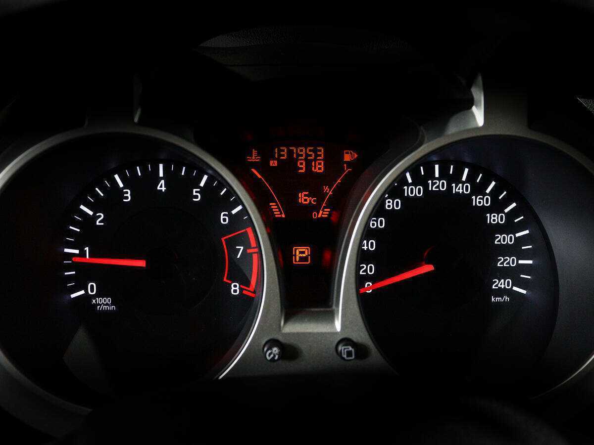 Nissan Juke, 2011 Фото №11