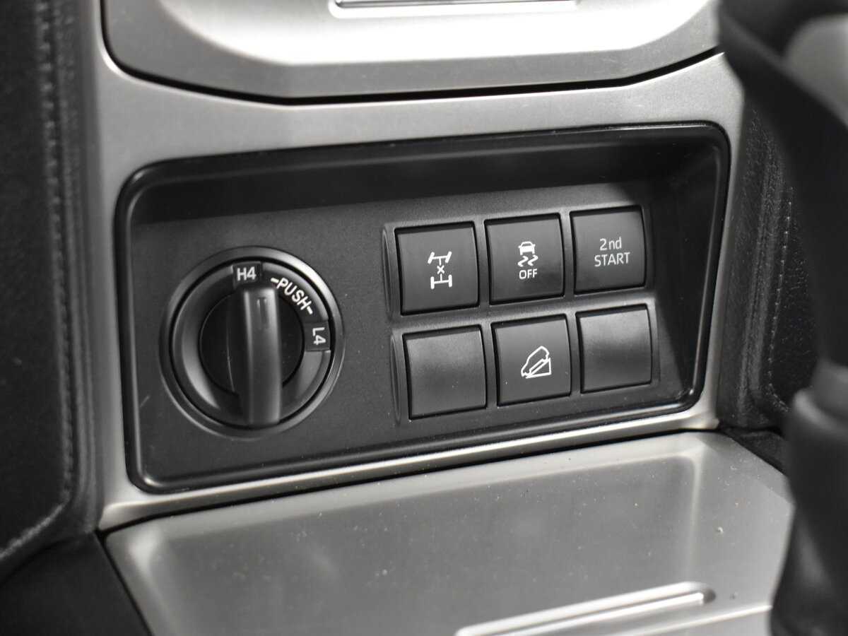 Toyota Land Cruiser Prado, 2018 Фото №17