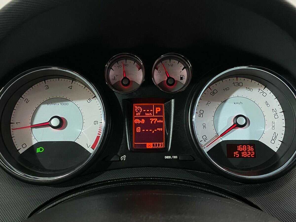 Peugeot 308, 2011 Фото №12