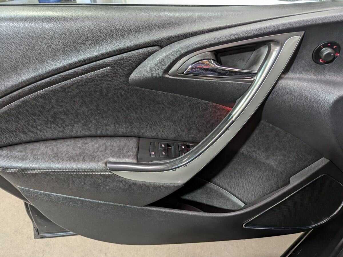 Opel Astra, 2011 Фото №15