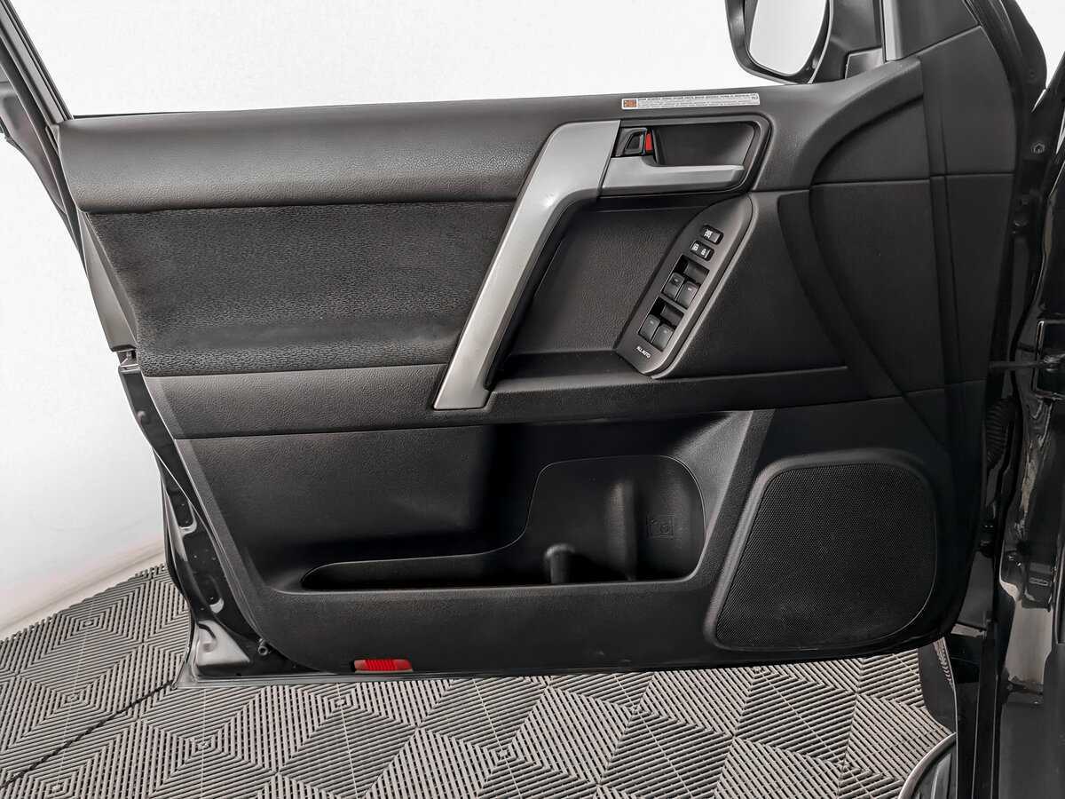 Toyota Land Cruiser Prado, 2019 Фото №14