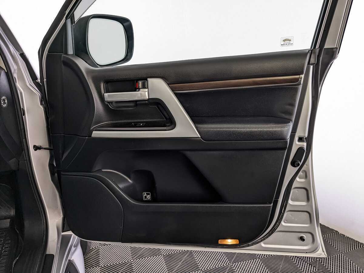 Toyota Land Cruiser, 2018 Фото №21