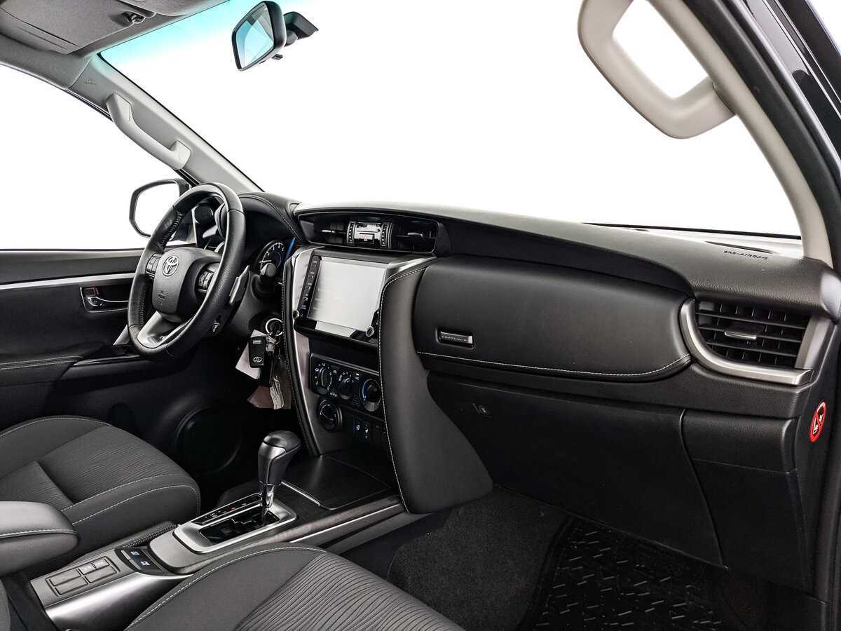 Toyota Fortuner, 2021 Фото №9