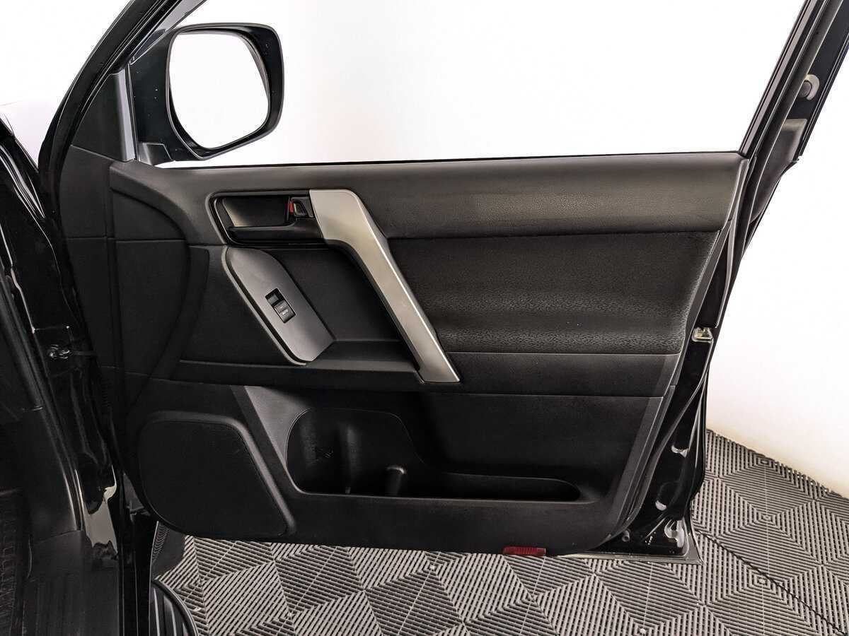 Toyota Land Cruiser Prado, 2020 Фото №19