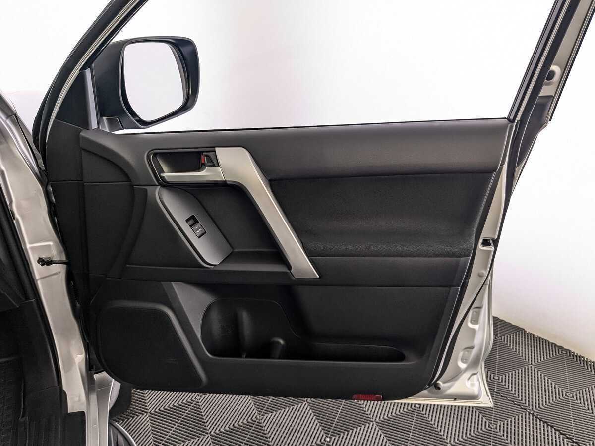 Toyota Land Cruiser Prado, 2021 Фото №20