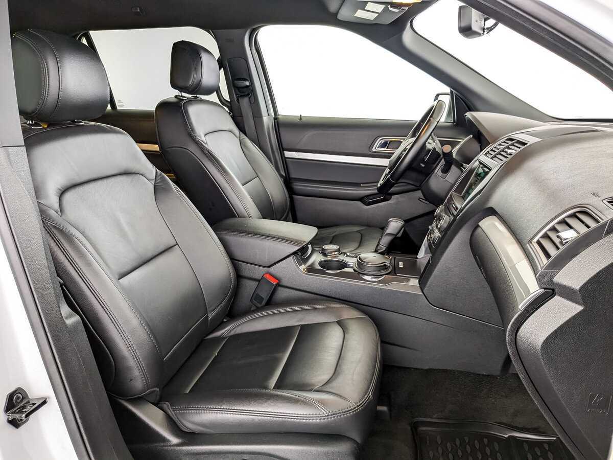 Ford Explorer, 2017 Фото №20