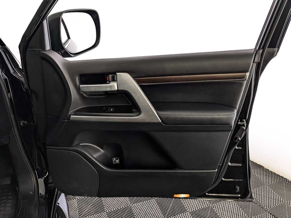 Toyota Land Cruiser, 2017 Фото №21