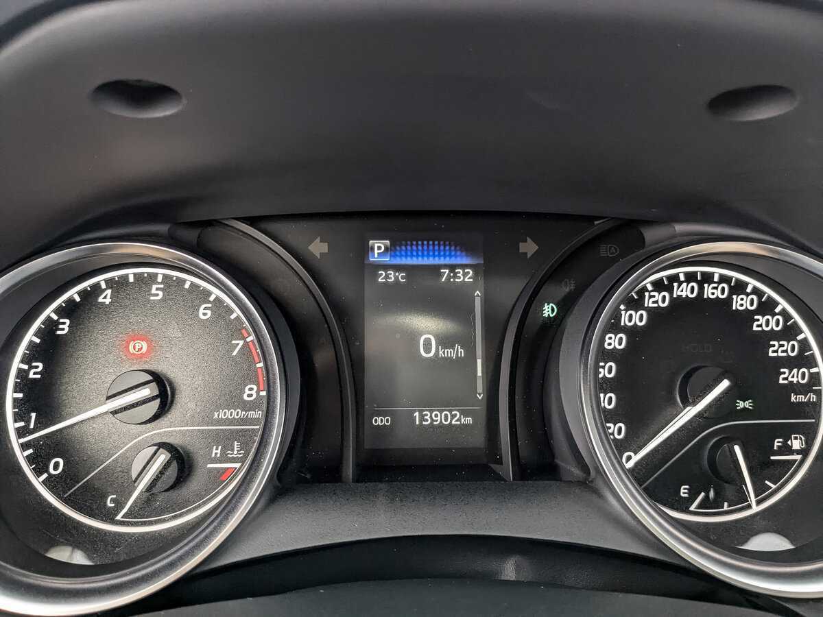 Toyota Camry, 2022 Фото №12