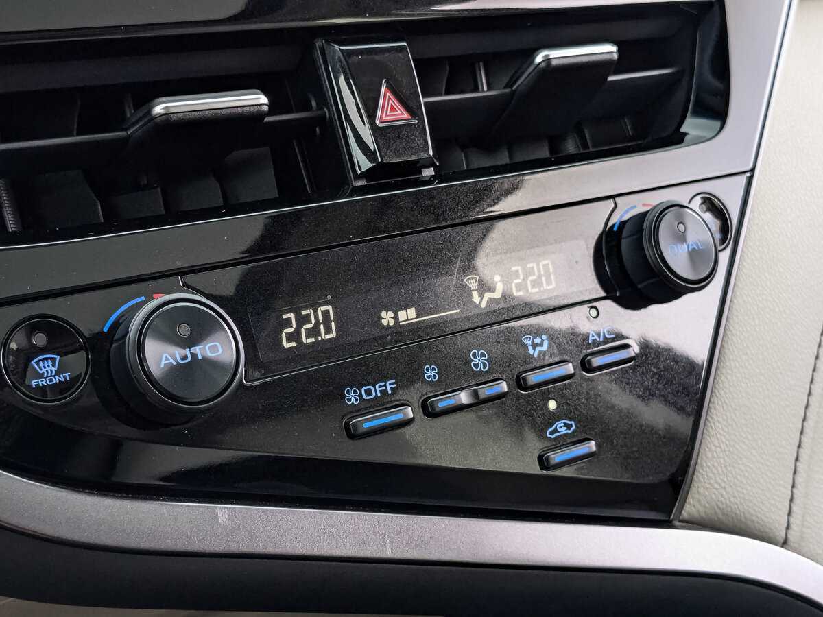 Toyota Camry, 2022 Фото №17