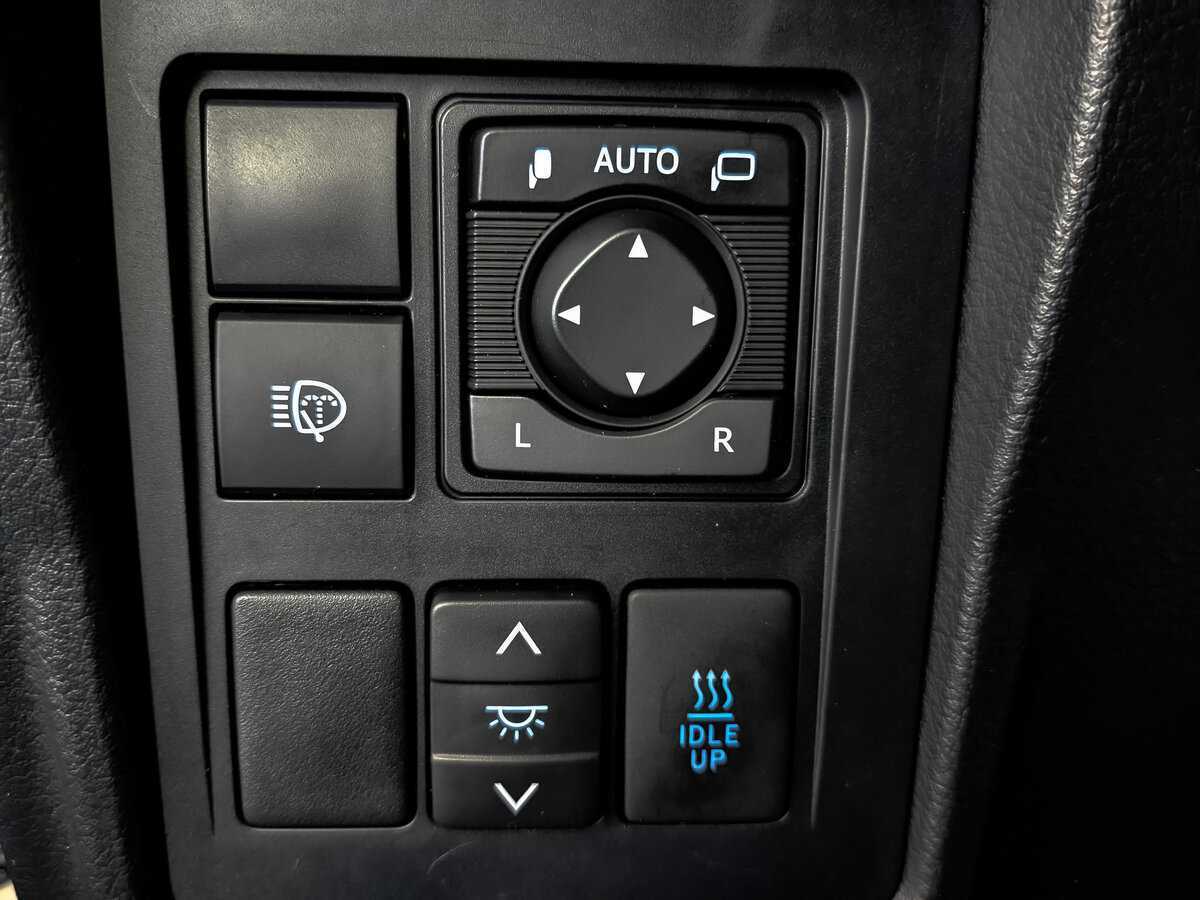 Toyota Land Cruiser Prado, 2018 Фото №26