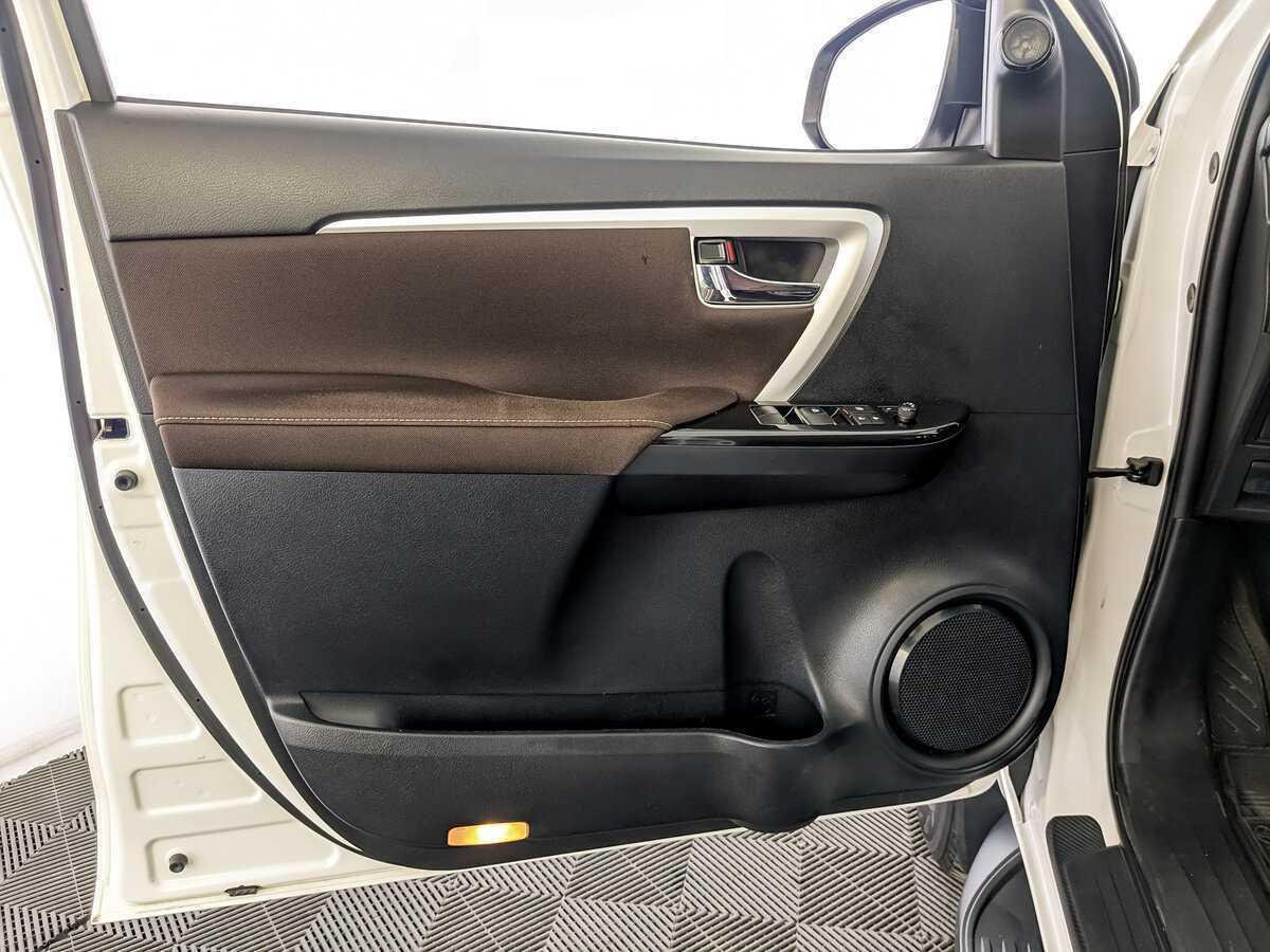 Toyota Fortuner, 2018 Фото №15