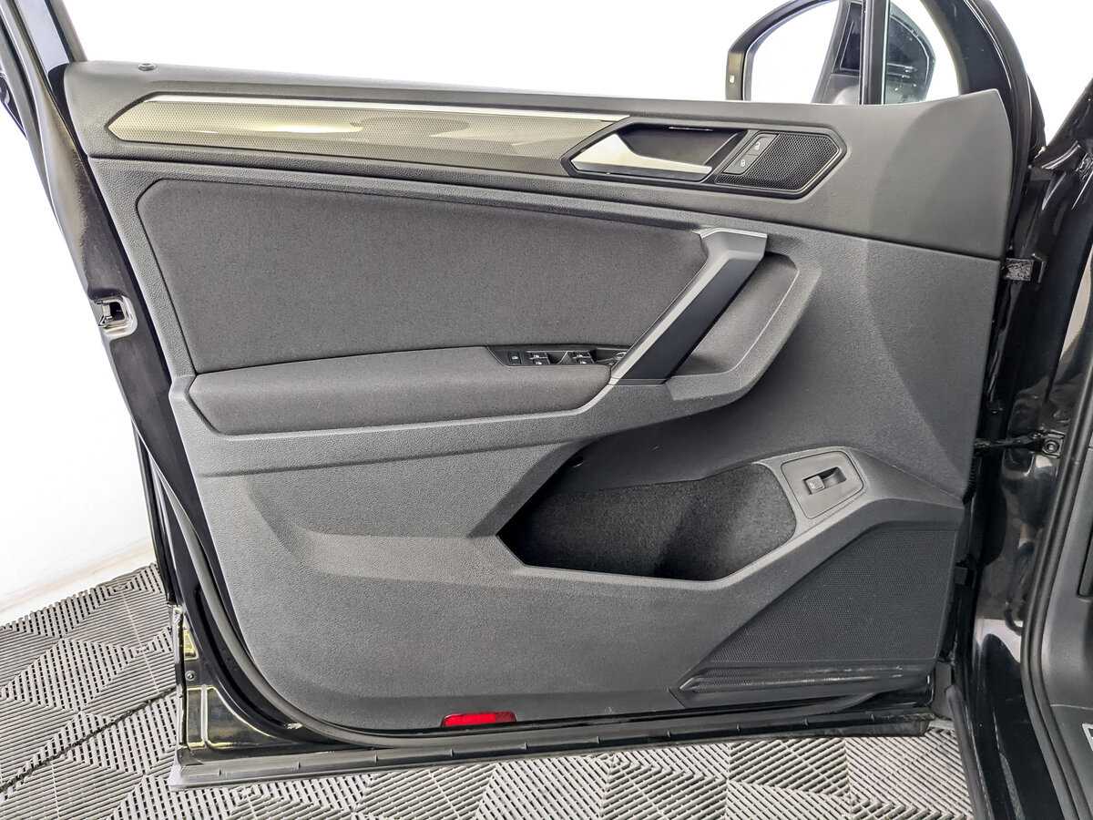 Volkswagen Tiguan, 2019 Фото №15