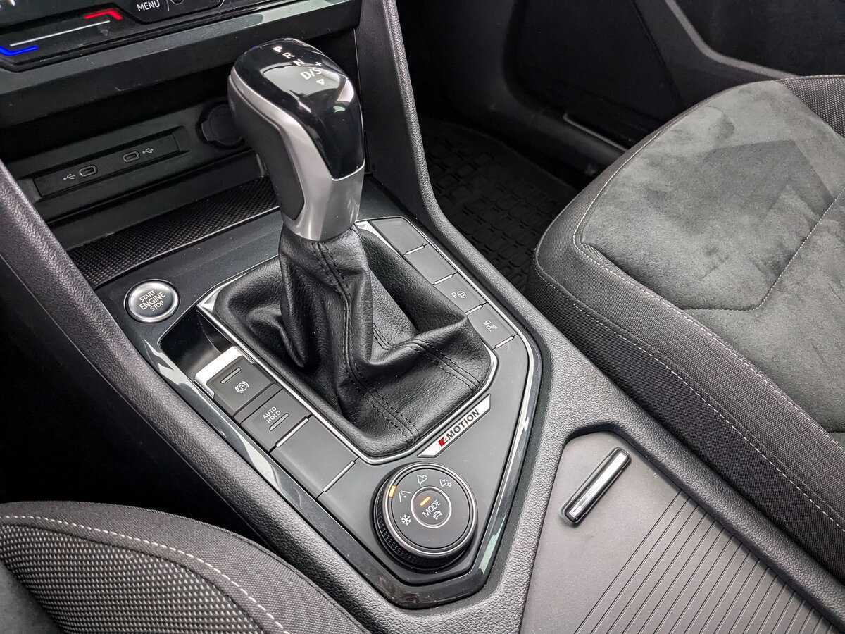 Volkswagen Tiguan, 2021 Фото №17