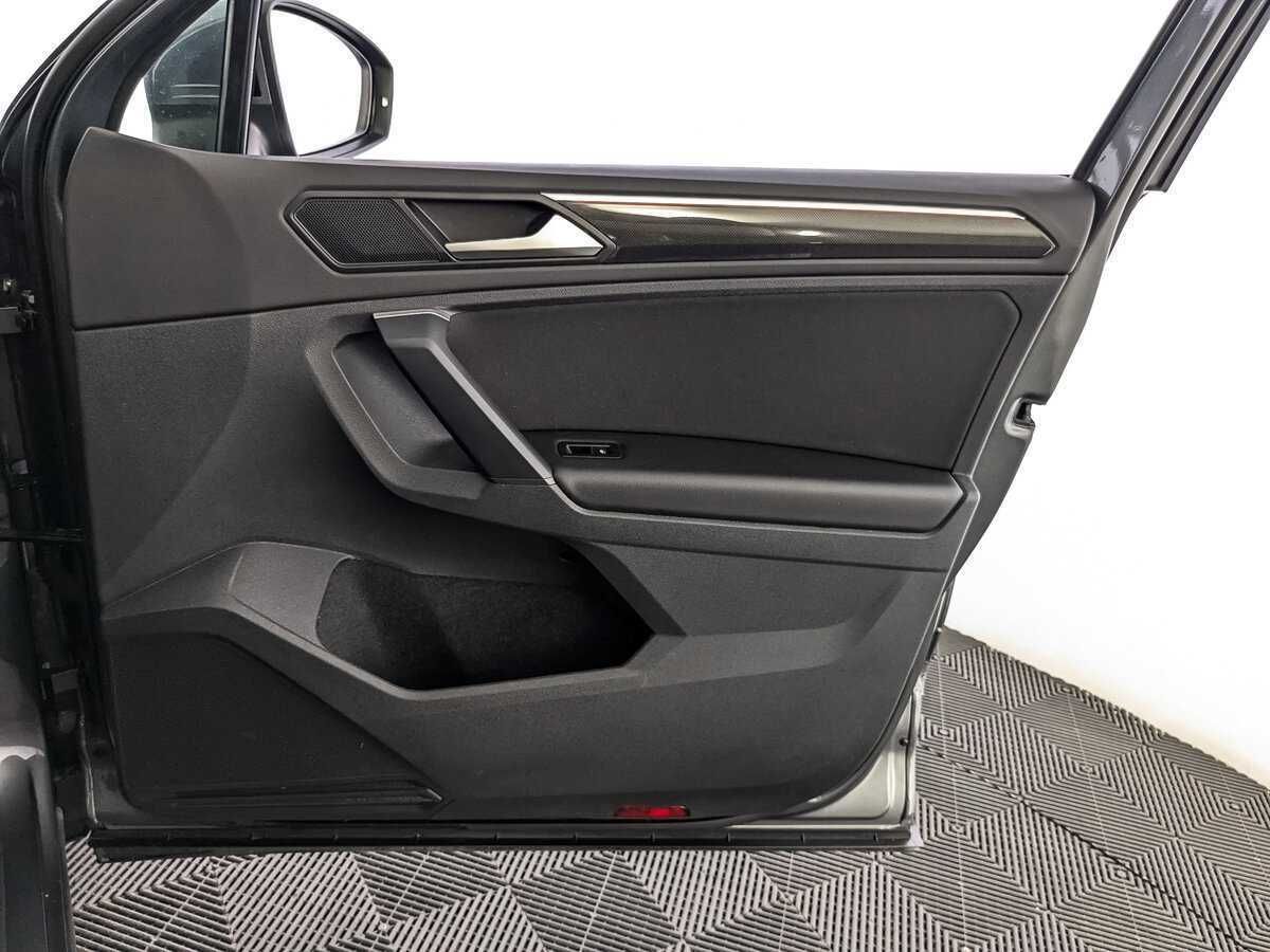 Volkswagen Tiguan, 2021 Фото №21