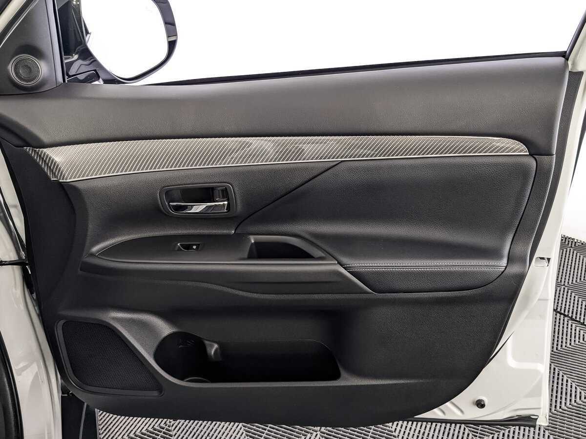 Mitsubishi Outlander, 2021 Фото №19