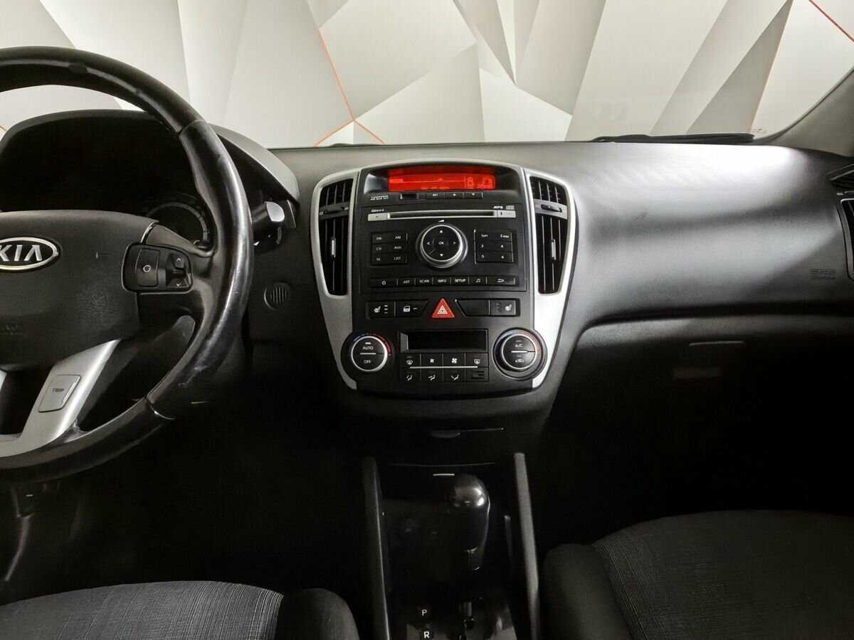 Kia Ceed, 2011 Фото №11