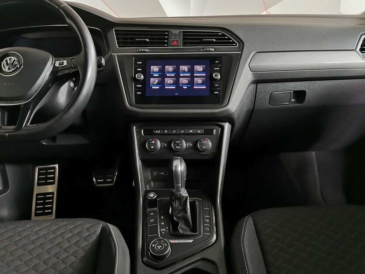 Volkswagen Tiguan, 2018 Фото №11