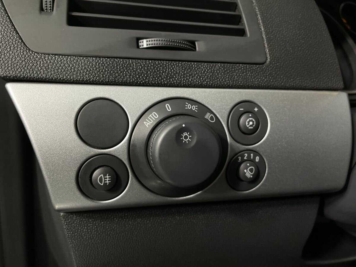 Opel Astra, 2010 Фото №9