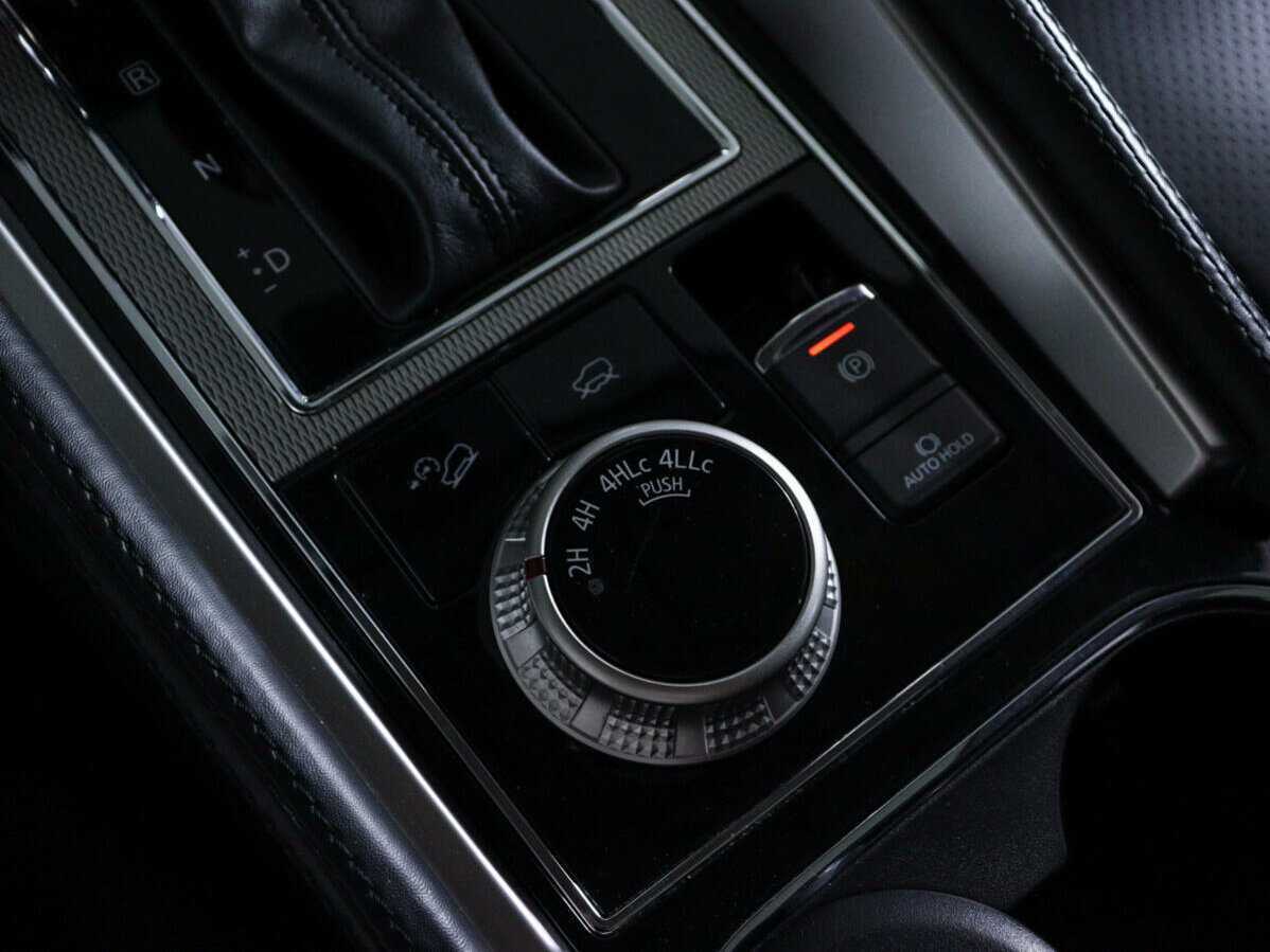 Mitsubishi Pajero Sport, 2020 Фото №16