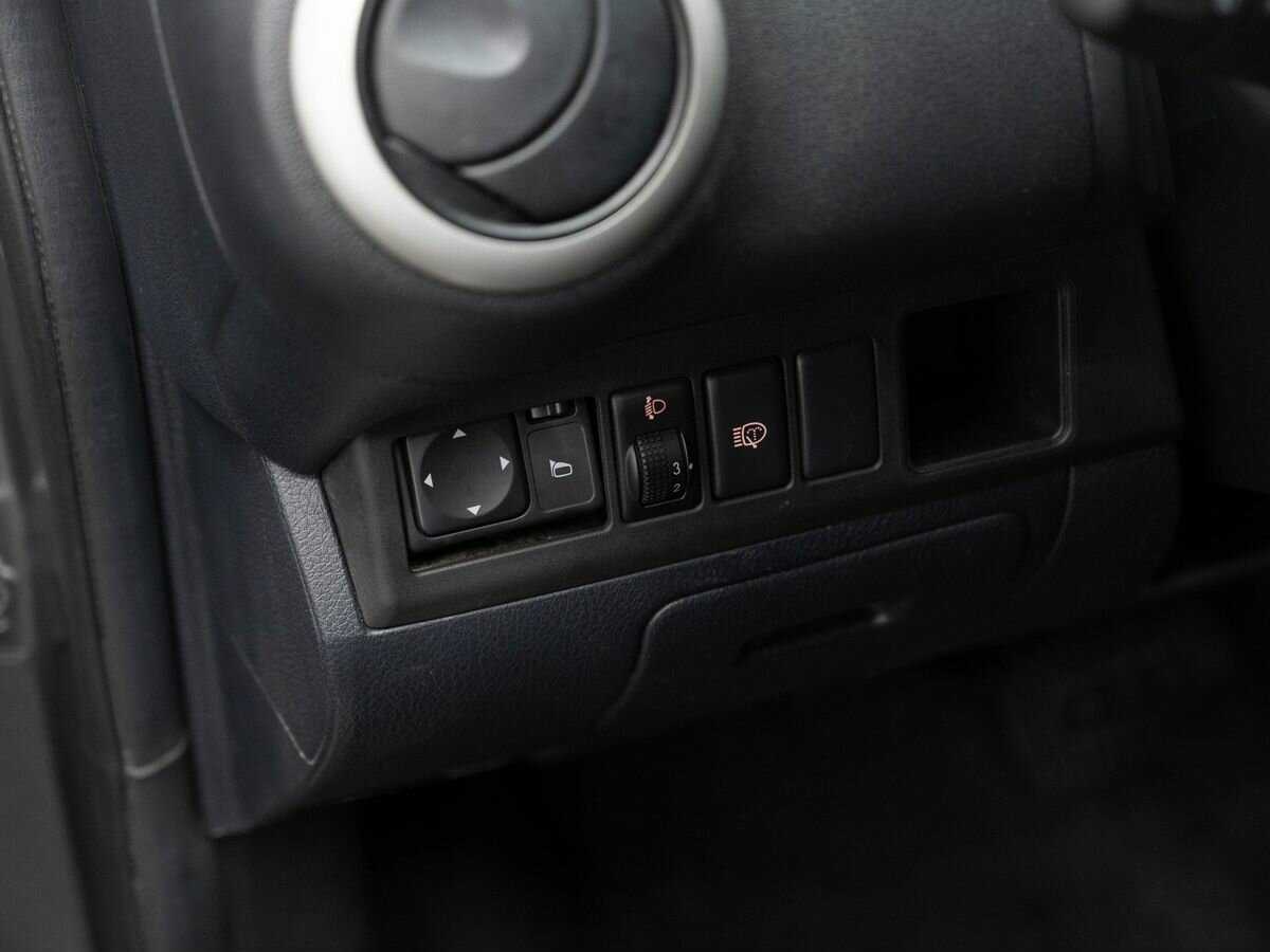 Nissan Note, 2011 Фото №16