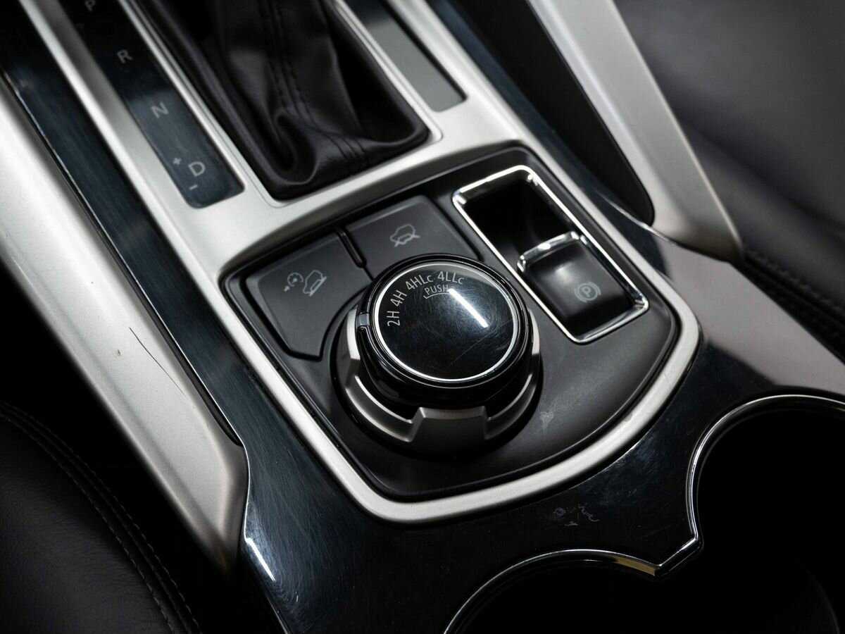 Mitsubishi Pajero Sport, 2017 Фото №24