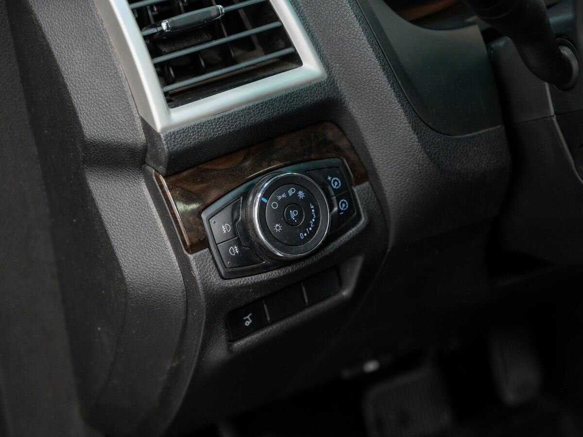 Ford Explorer, 2013 Фото №17