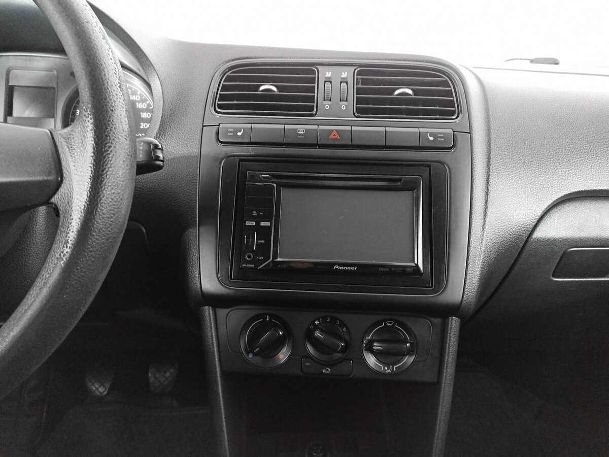 Volkswagen Polo, 2011 Фото №13