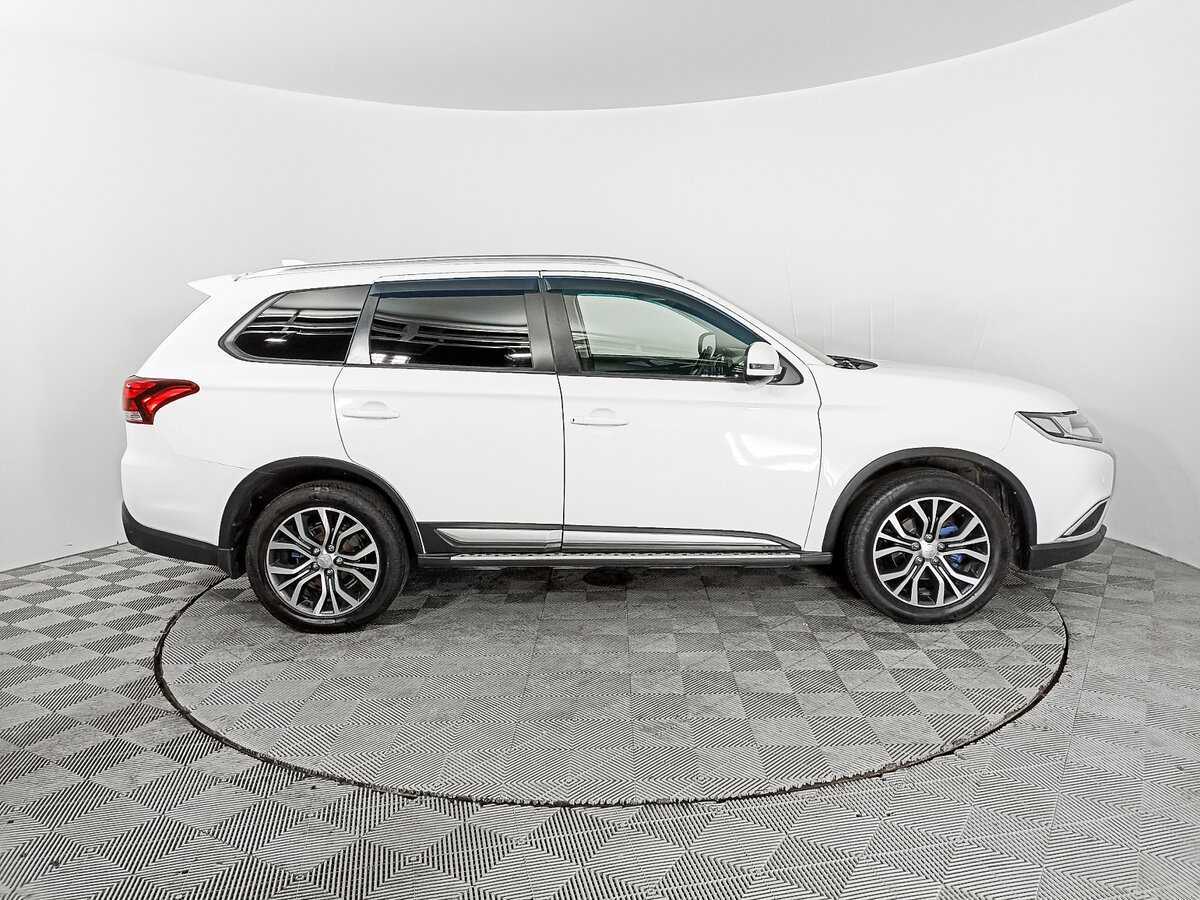 Mitsubishi Outlander, 2018 - 167 301 км. | Фото №4