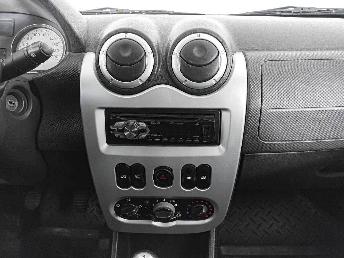 Renault Sandero, 2010 Фото №12