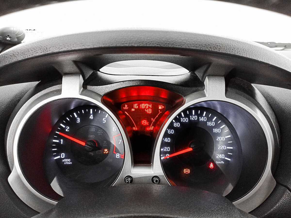 Nissan Juke, 2011 Фото №11