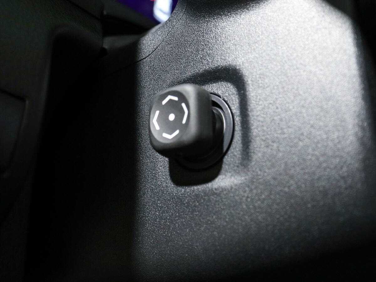 Toyota Camry, 2023 Фото №15